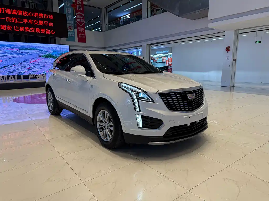 Cadillac XT5 2022 — фото 6