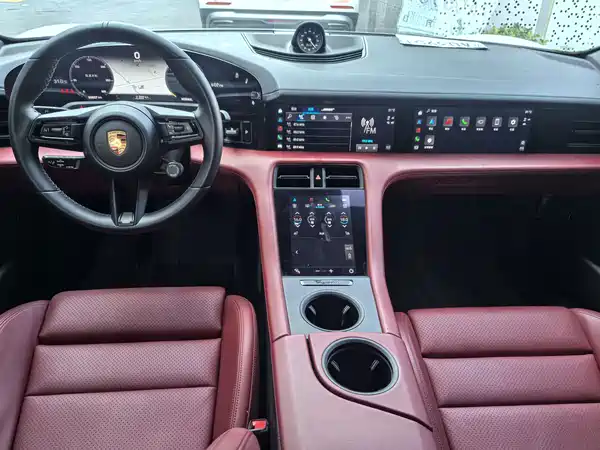 Porsche Taycan 2021