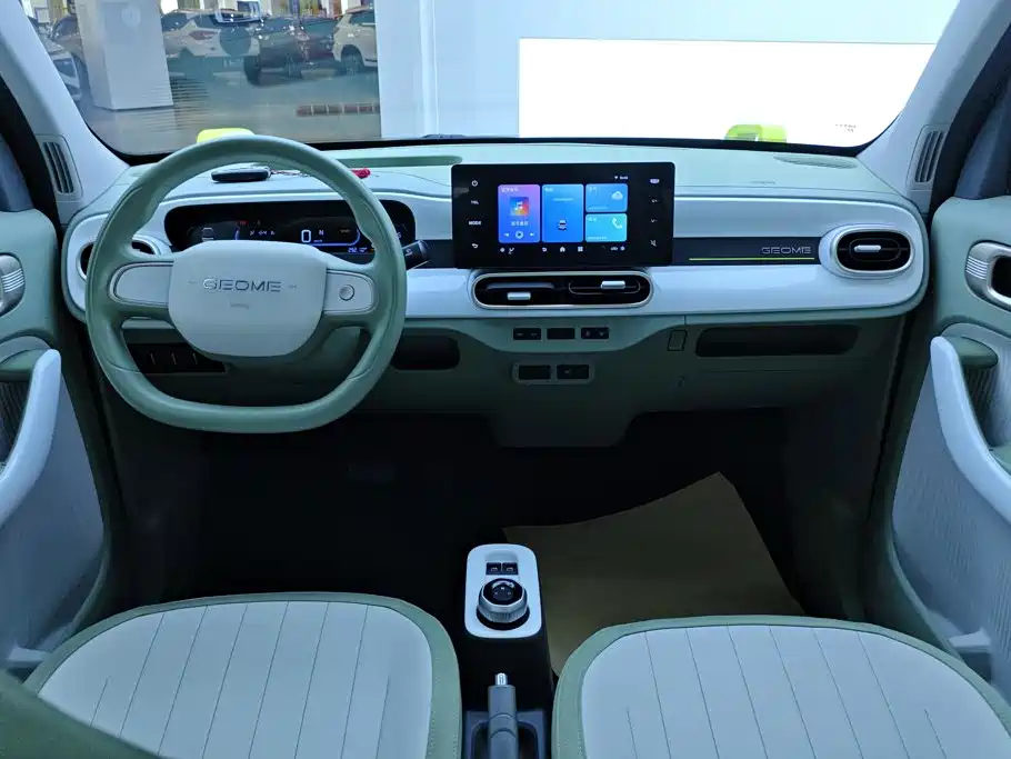 Geely Galaxy Panda 2025 — фото 12