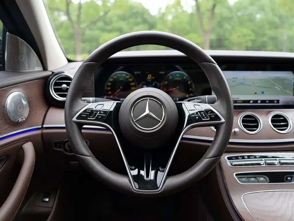 Mercedes-Benz E-Class 2023 — фото 14