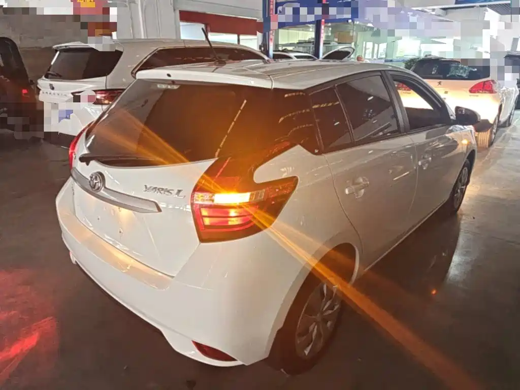 Toyota Yaris L 2019 — фото 7