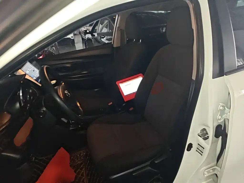 Toyota Yaris L 2019 — фото 15