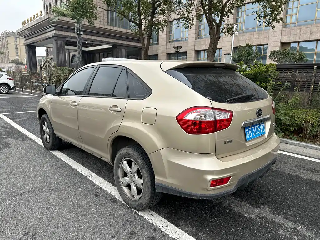BYD S6 2015 — фото 4