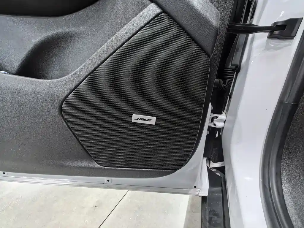 Cadillac XT5 2023 — фото 13