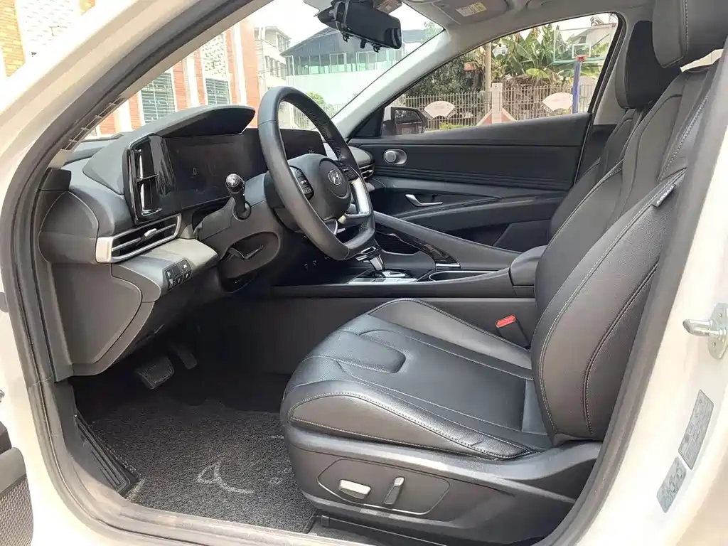 Hyundai Elantra 2021
