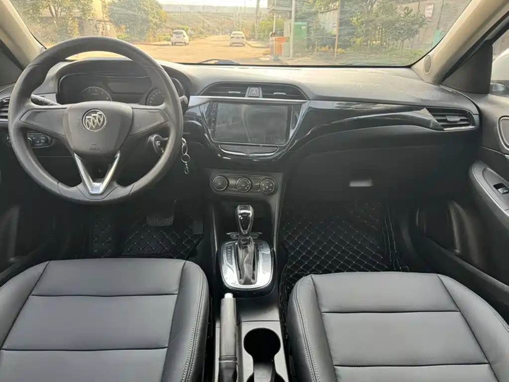 Buick Excelle 2018 — фото 8