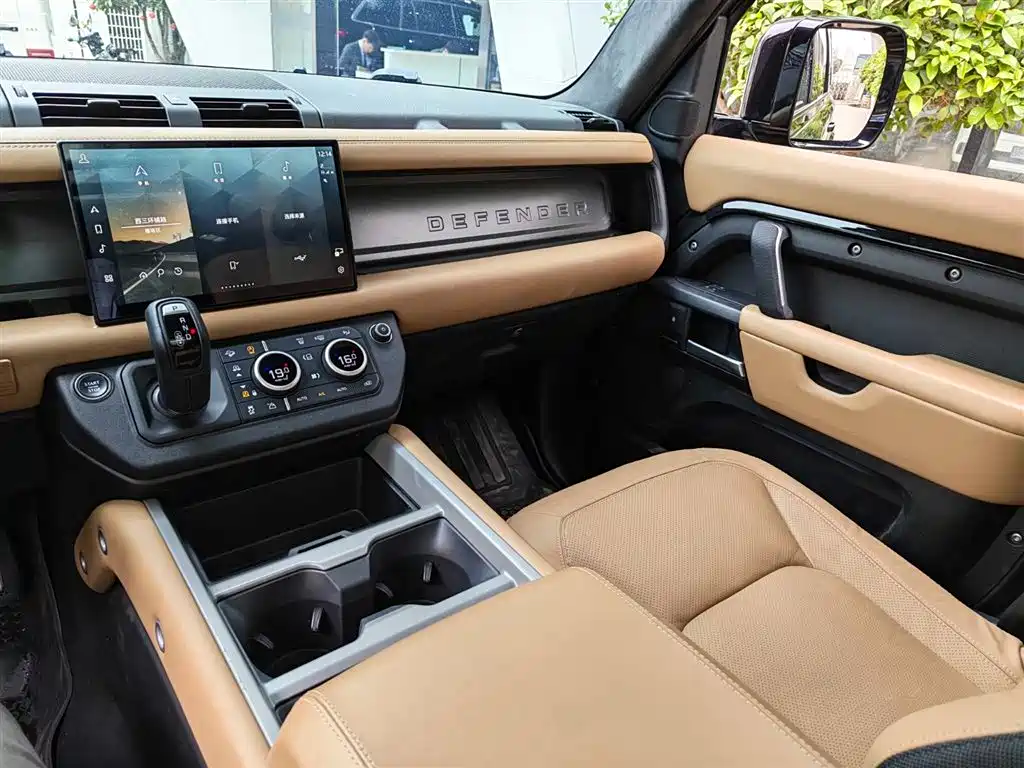 Land Rover Defender 2025 — фото 7