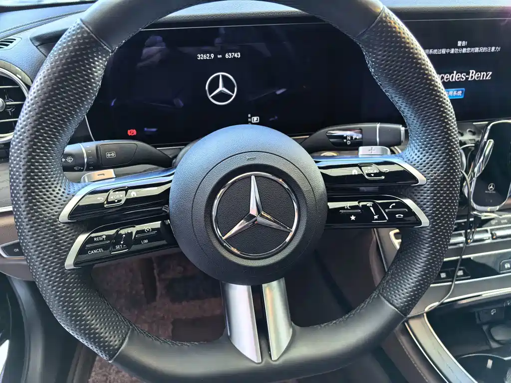 Mercedes-Benz E-Class 2023 — фото 12