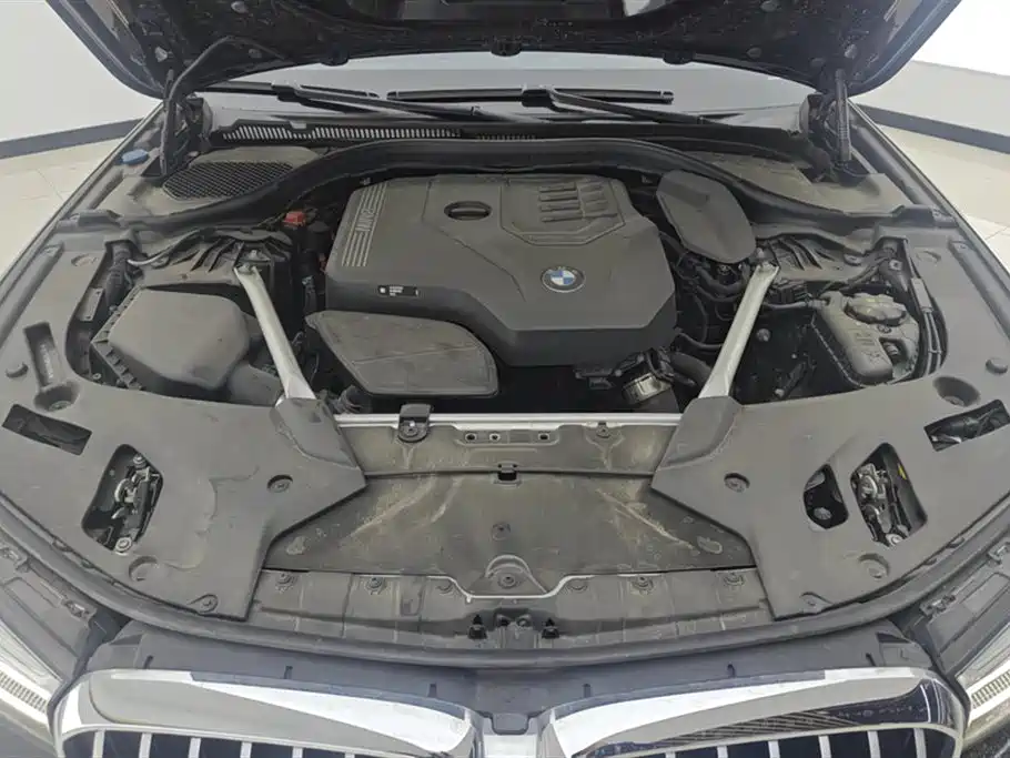 BMW 5 Series 2023 — фото 10