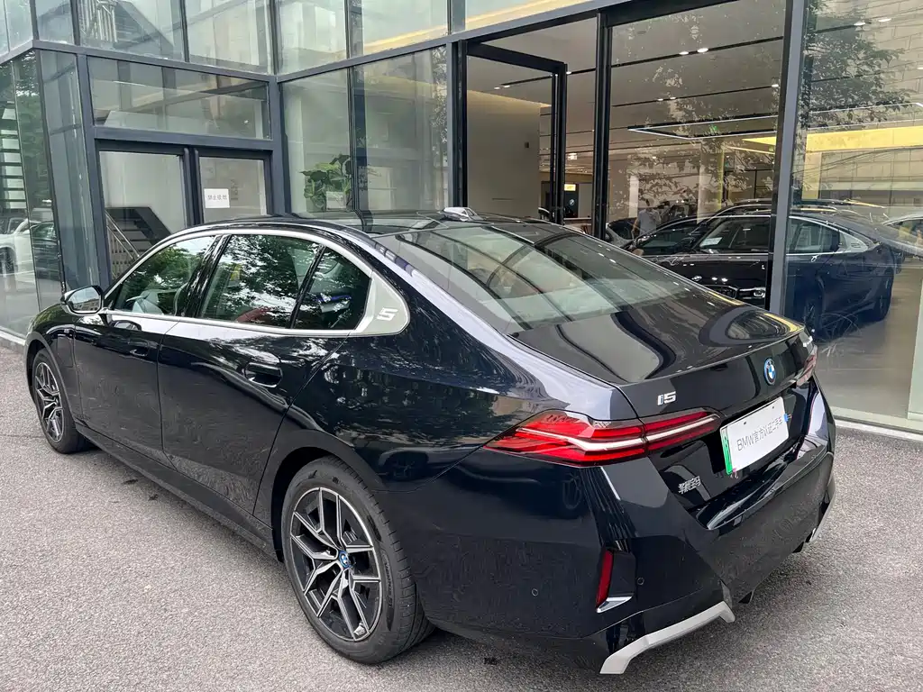 BMW i5 2025 — фото 5