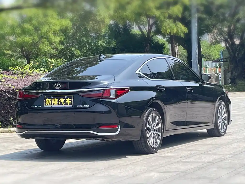 Lexus ES 2023 — фото 4