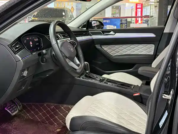 Volkswagen Magotan 2025