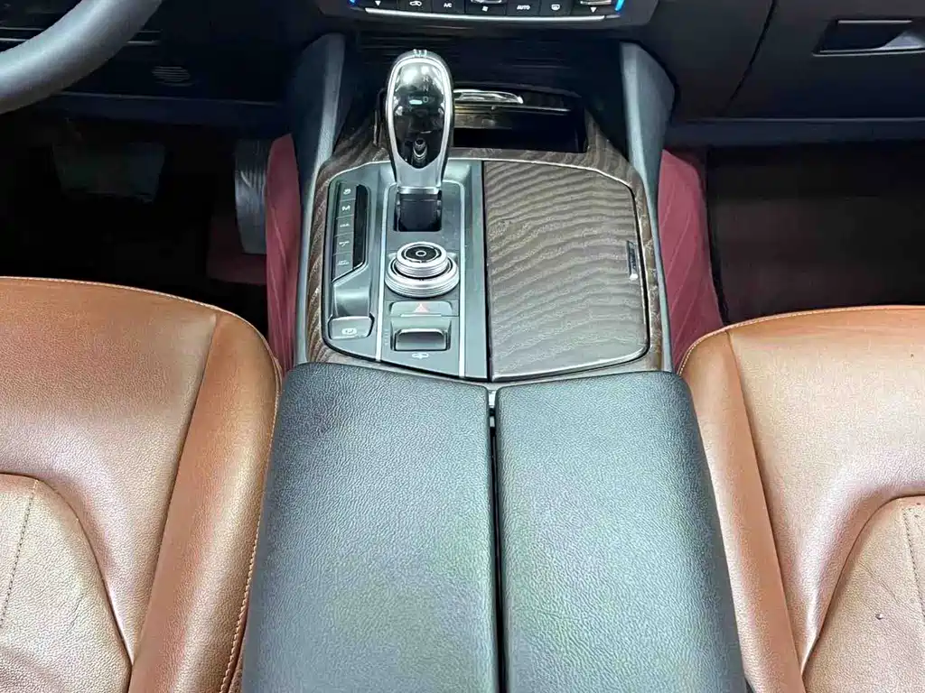 Maserati Levante 2018 — фото 17