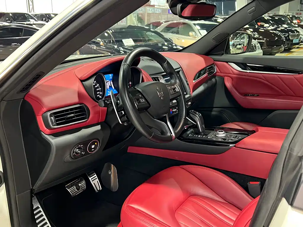 Maserati Levante 2020 — фото 13