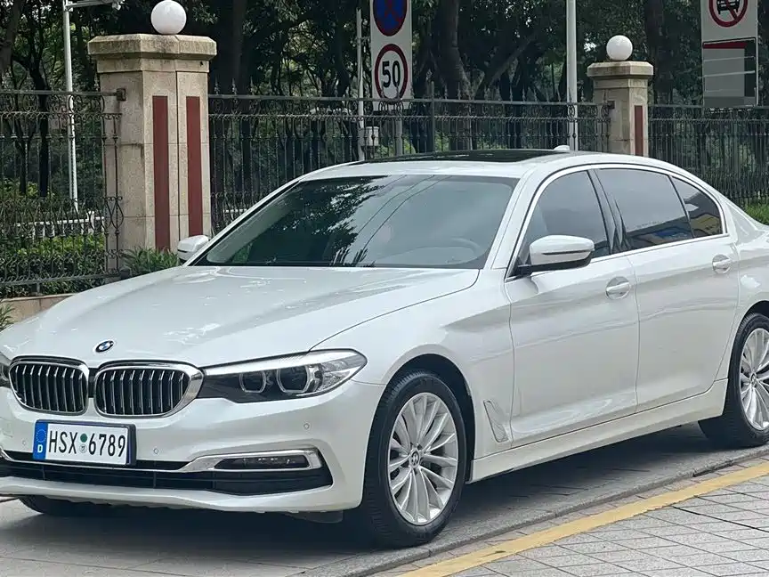 BMW 5 Series 2019 — фото 1