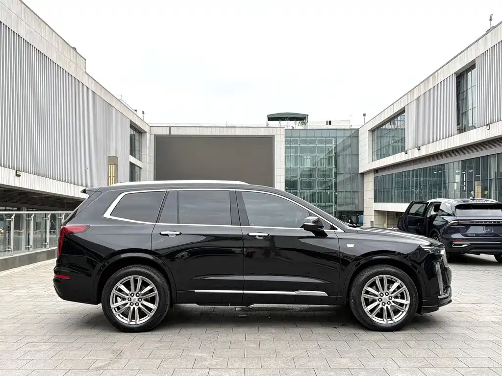 Cadillac XT6 2021 — фото 8