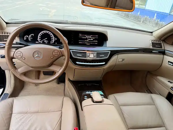 Mercedes-Benz S-Class 2013