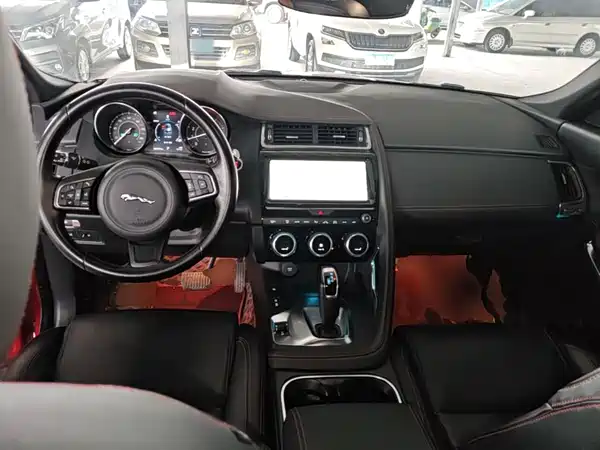 Jaguar E-PACE 2018