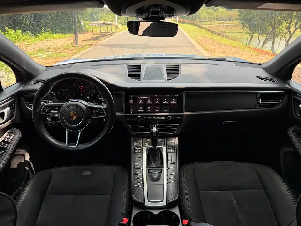 Porsche Macan 2019 — фото 10