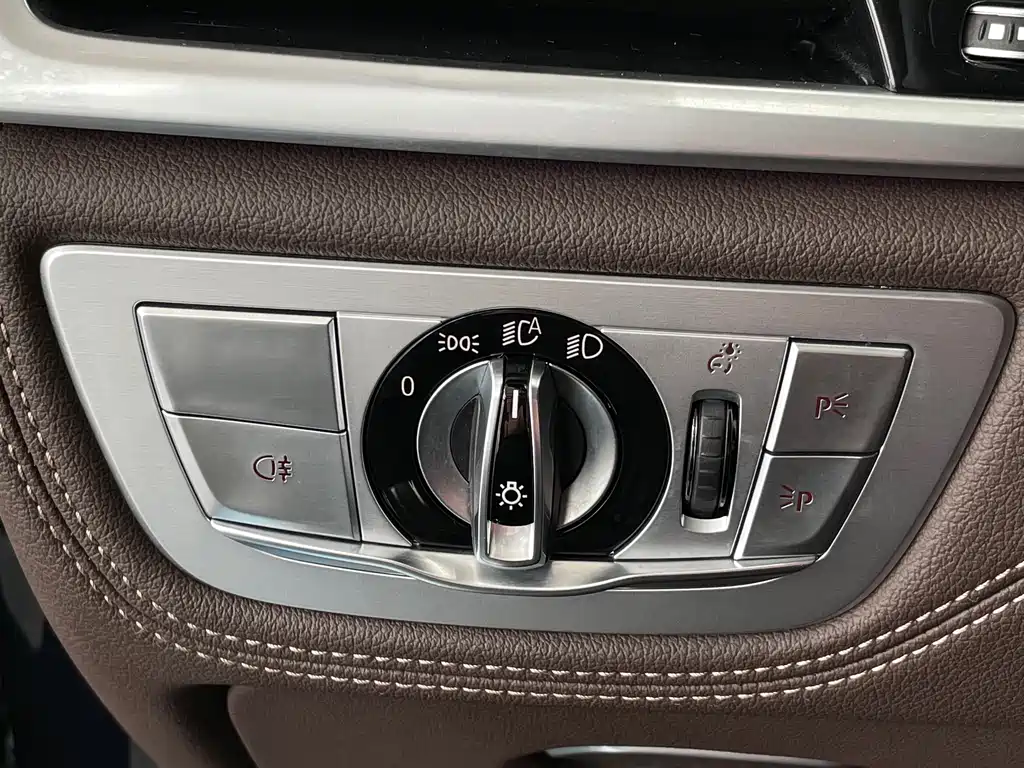 BMW 7 Series 2019 — фото 27