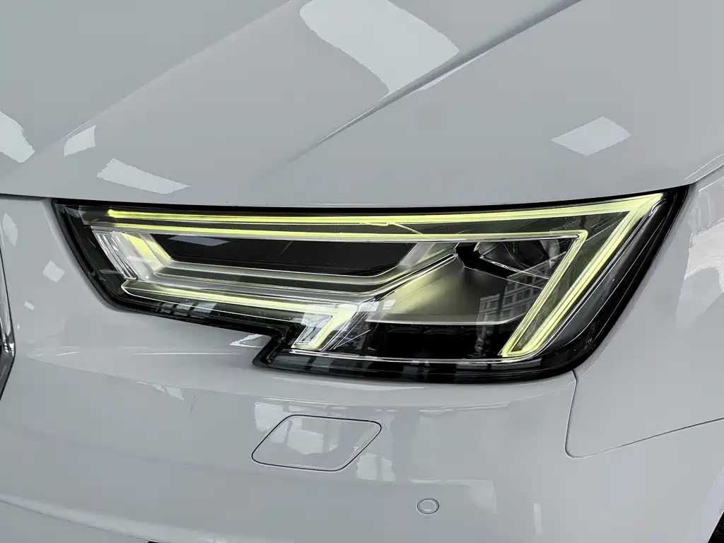 Audi A4L 2018