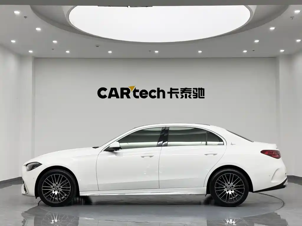 Mercedes-Benz C-Class 2024 — фото 3