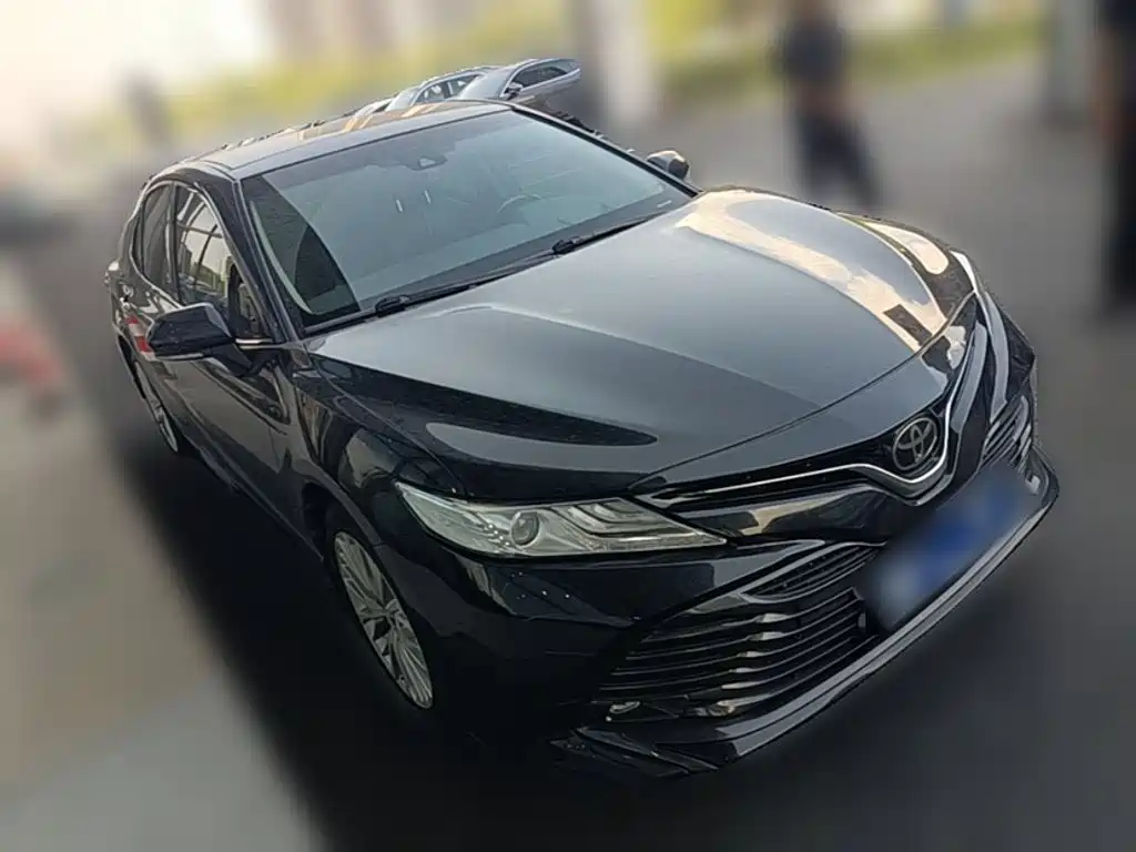 Toyota Camry 2018 — фото 13