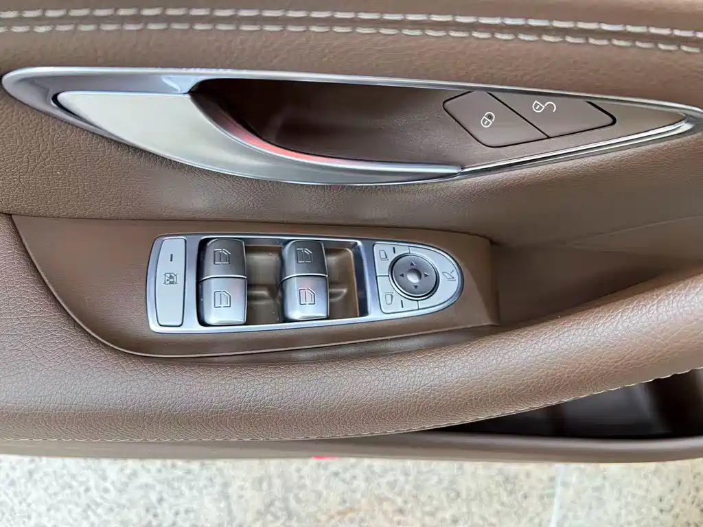 Mercedes-Benz E-Class 2022 — фото 14
