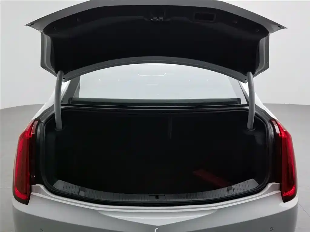 Cadillac XTS 2017 — фото 16