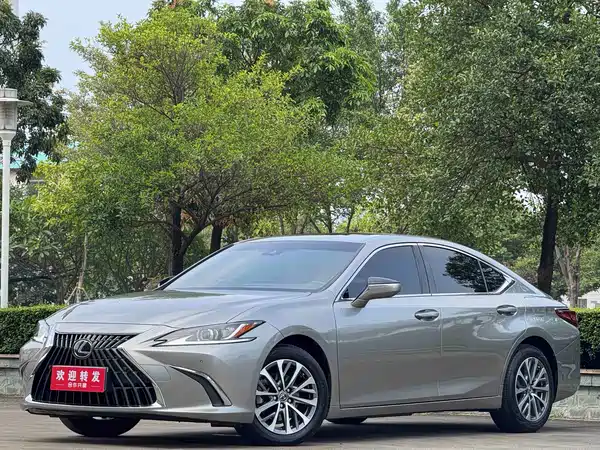 Lexus ES 2023