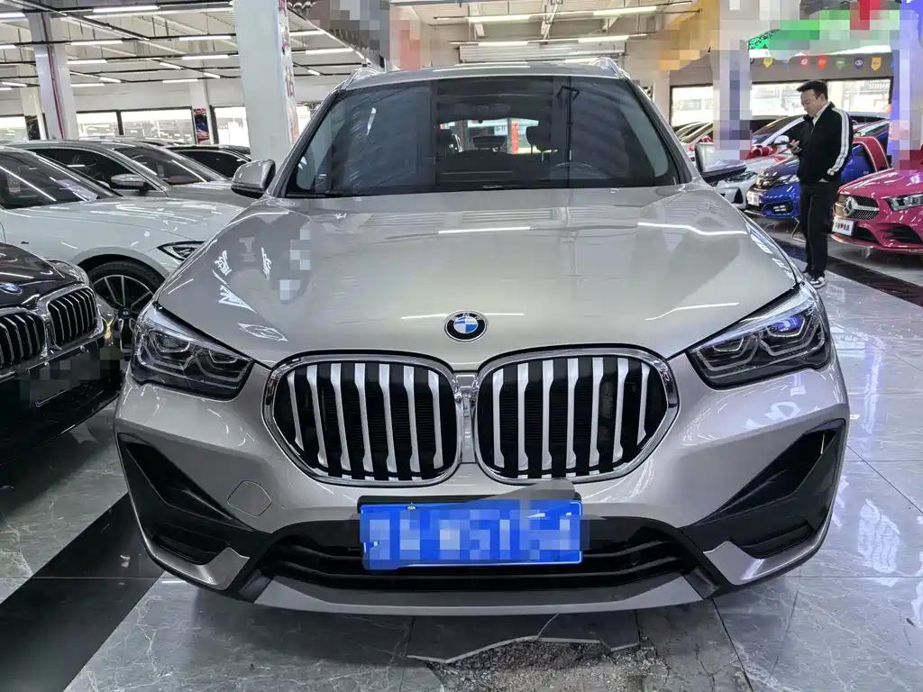 BMW X1 2022 — фото 2