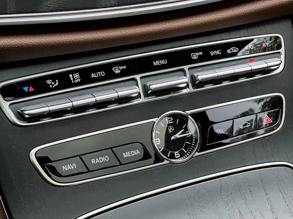 Mercedes-Benz E-Class 2020 — фото 10