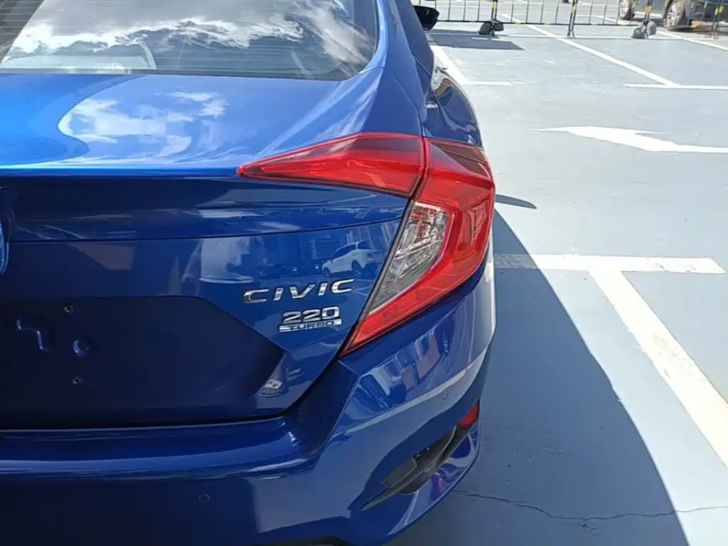 Honda Civic 2018 — фото 8