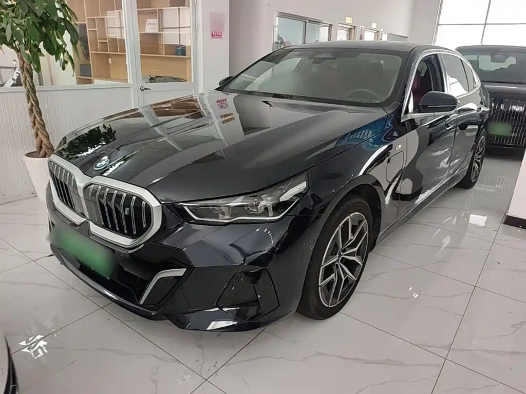 BMW i5 2025 — фото 1
