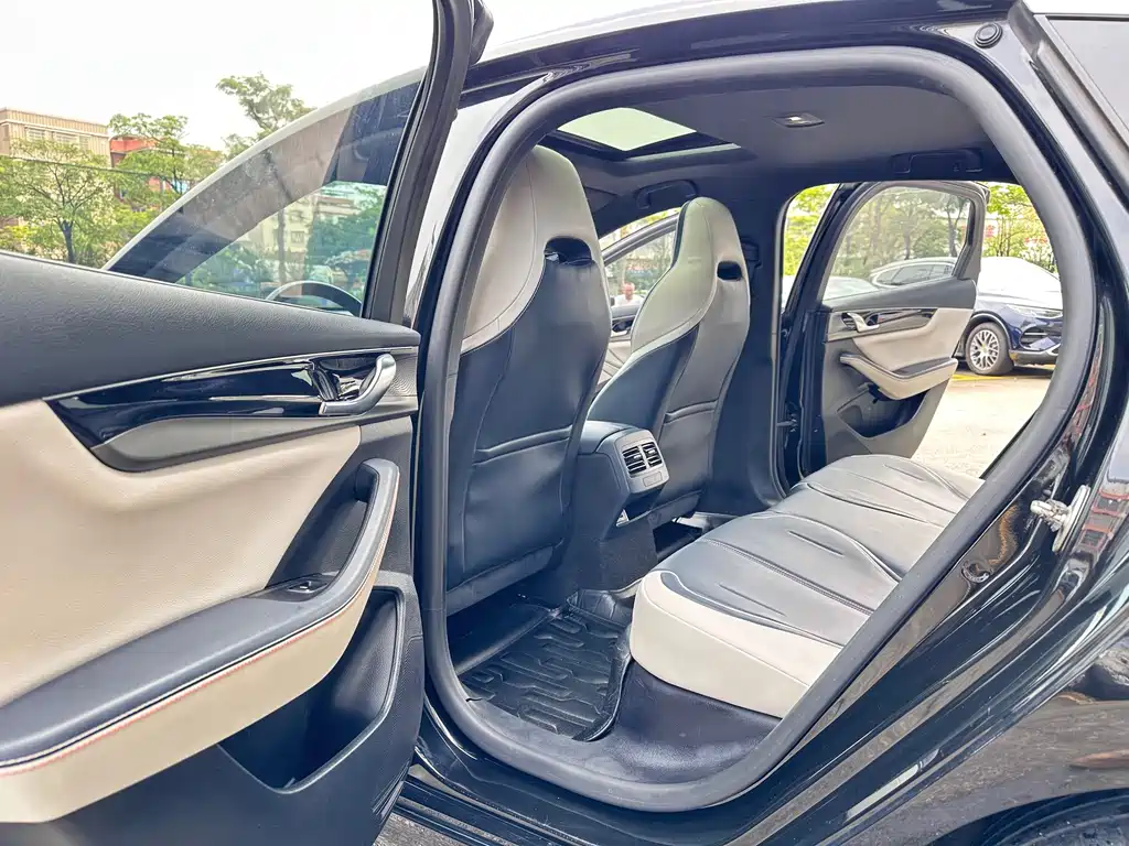 BYD Qin PLUS 2022 — фото 10
