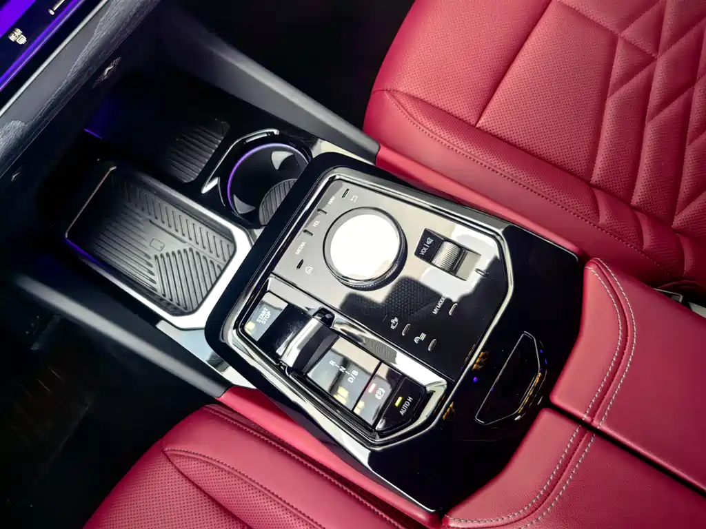 BMW i5 2025 — фото 10