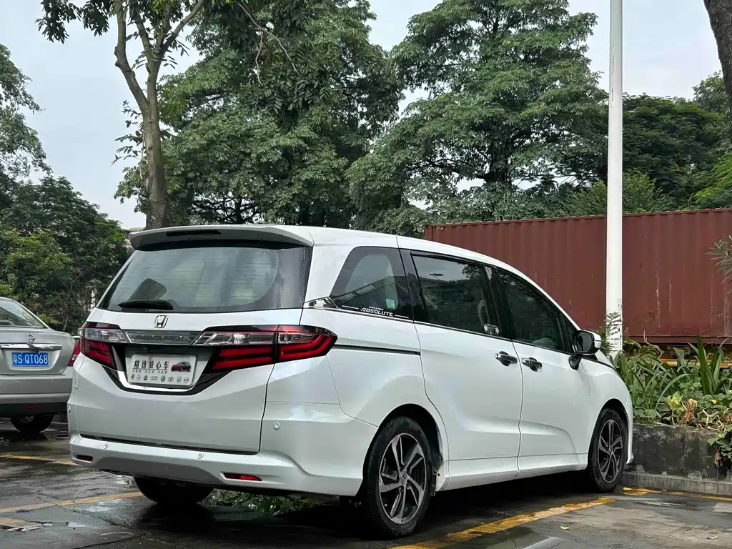 Honda Odyssey 2017 — фото 9