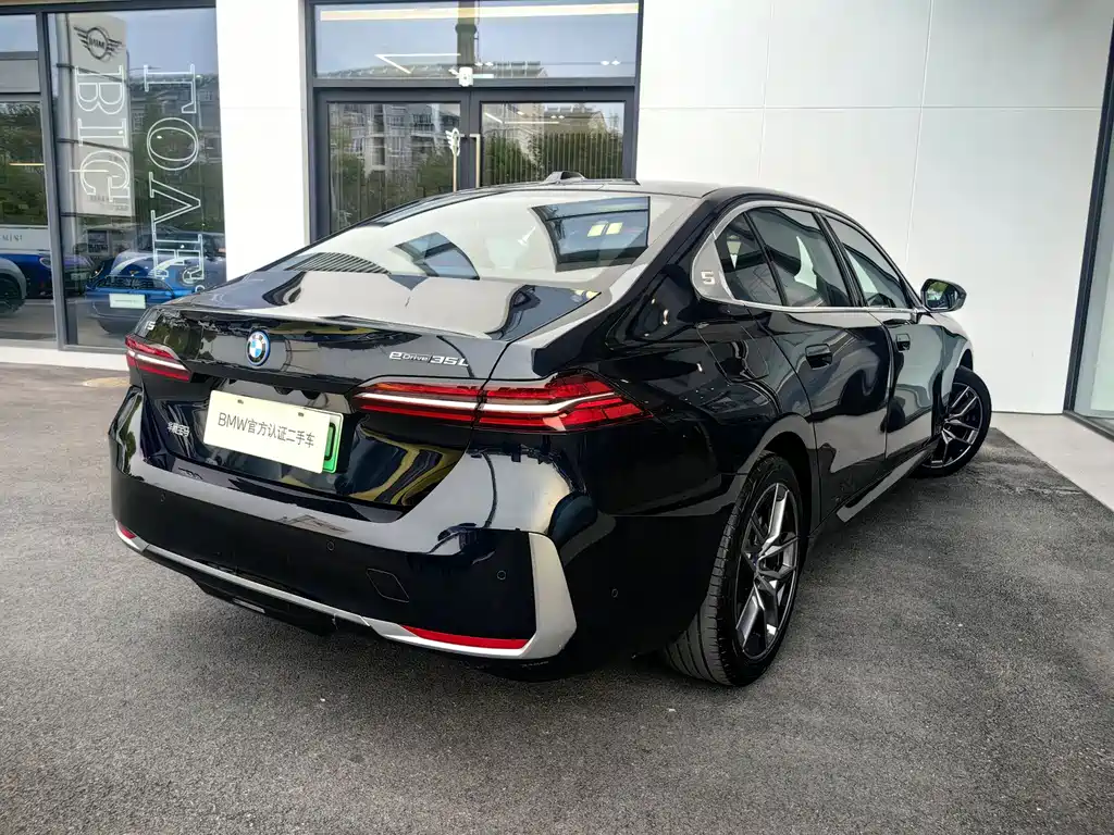 BMW i5 2025 — фото 13