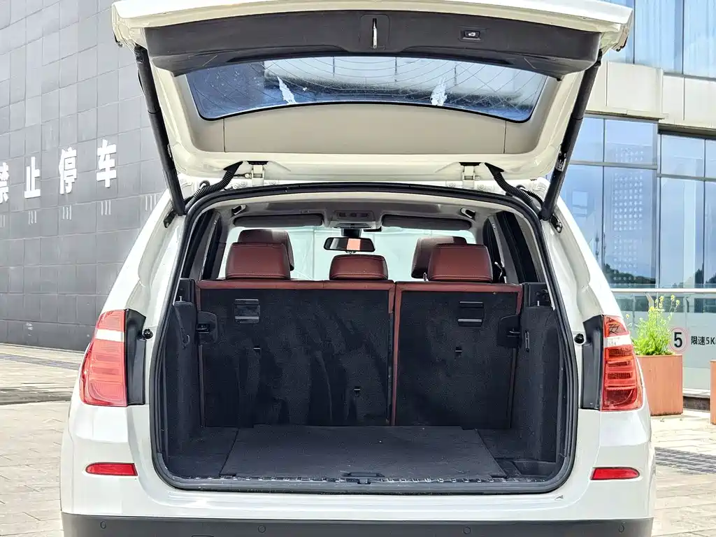 BMW X3 2012 — фото 11