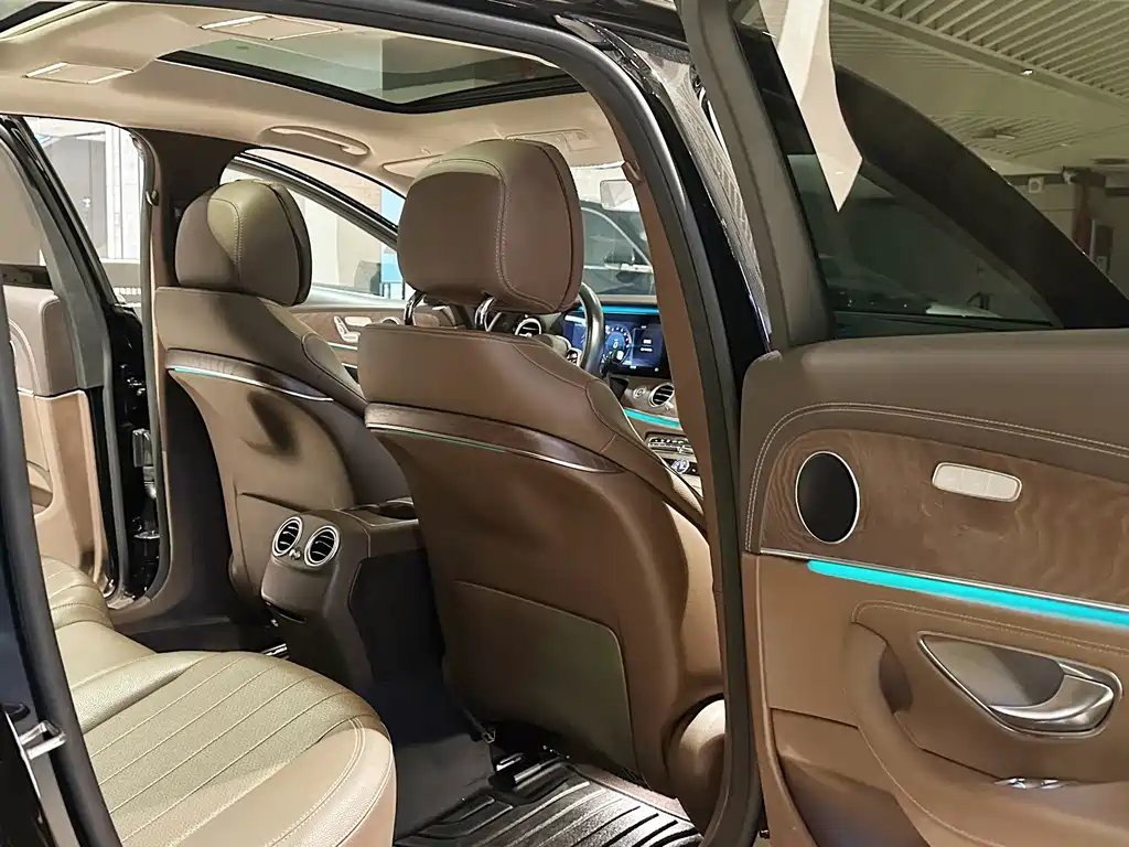 Mercedes-Benz E-Class 2020 — фото 13