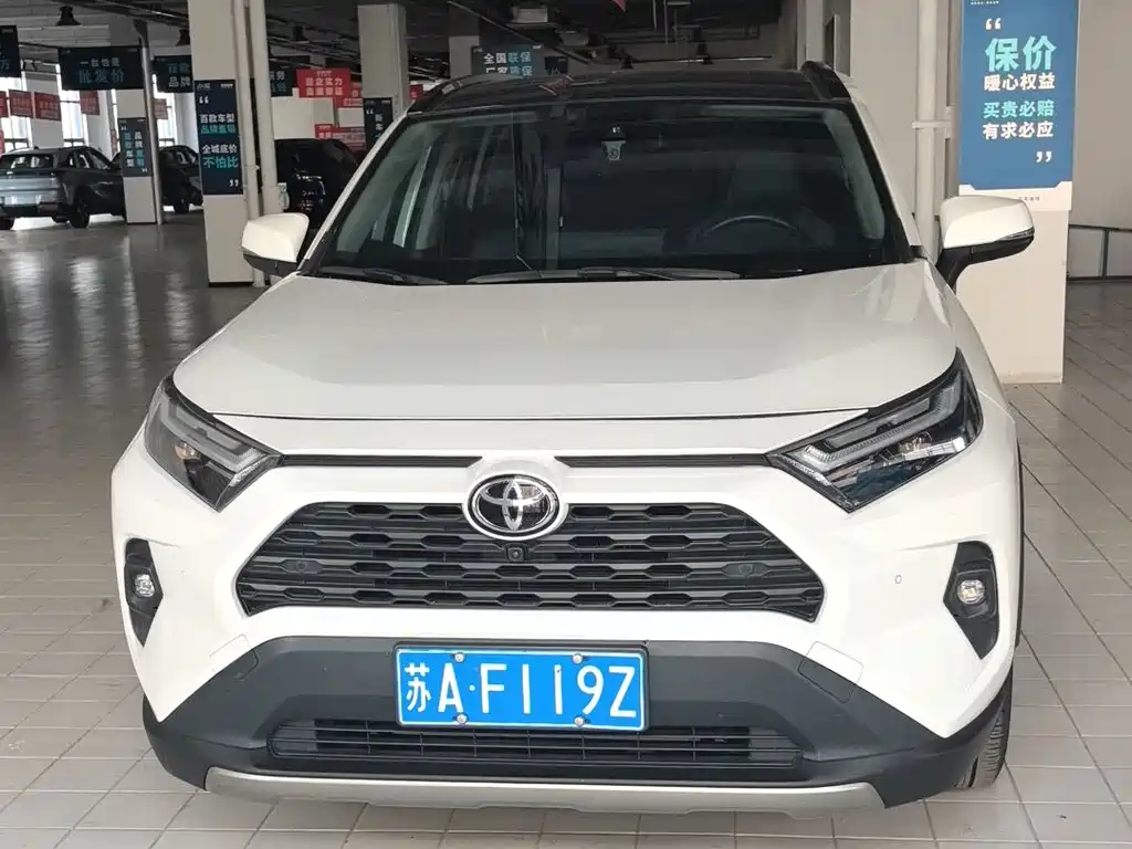 Toyota RAV4 2023 — фото 16