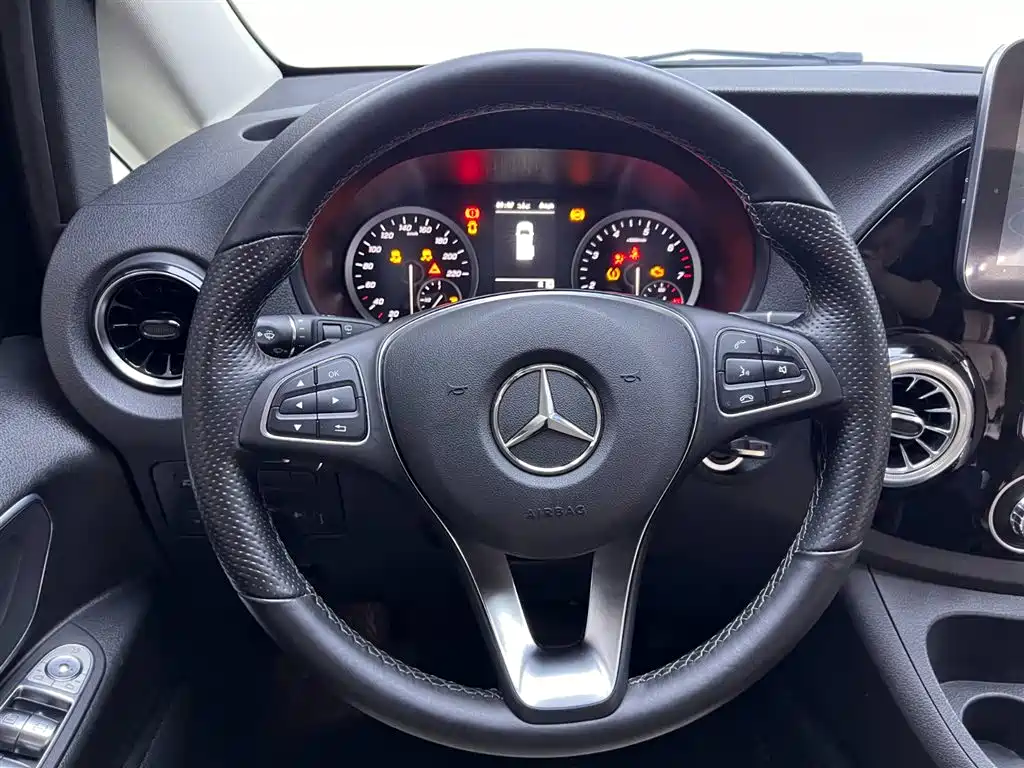 Mercedes-Benz Vito 2023 — фото 22