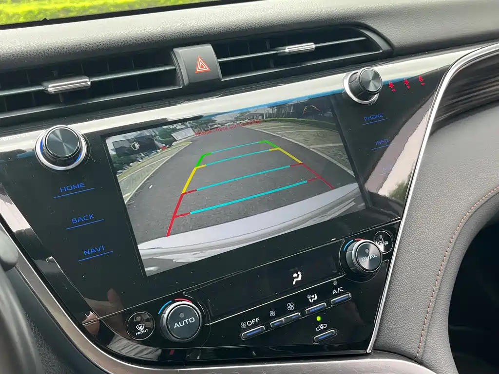 Toyota Camry 2019 — фото 24