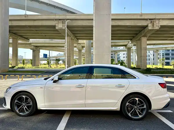 Audi A4L 2020