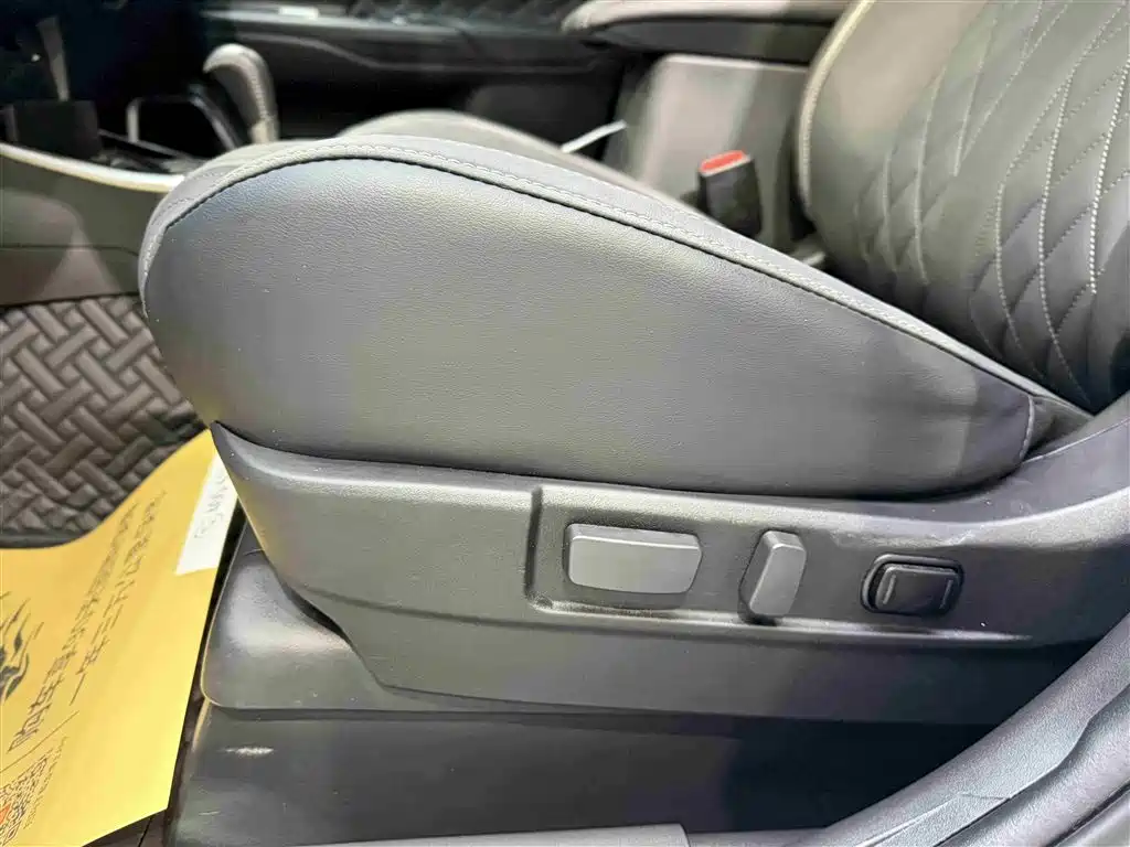Mitsubishi Outlander 2024 — фото 12