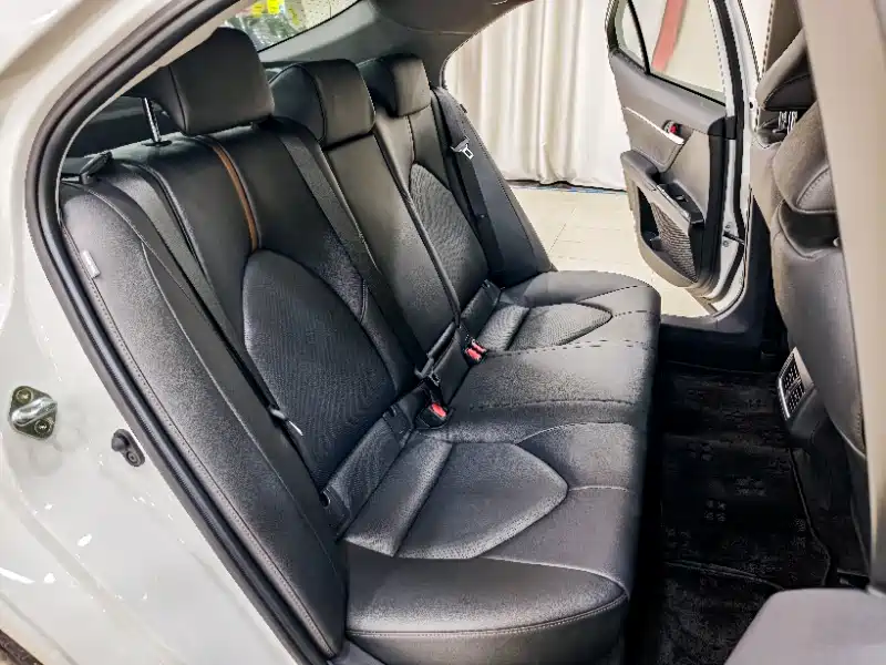 Toyota Camry 2023 — фото 19
