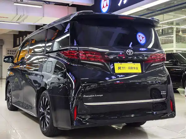 Toyota Alphard 2024