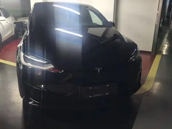Tesla Model X 2024