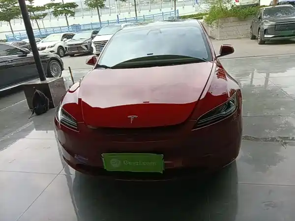 Tesla Model 3 2024