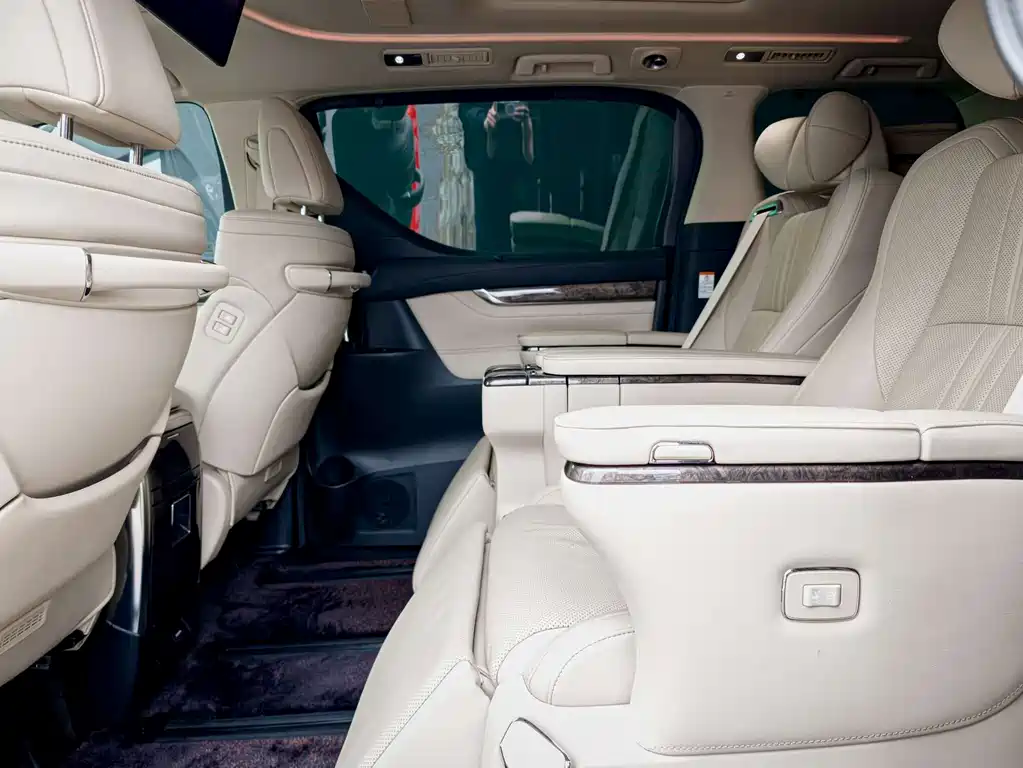 Toyota Vellfire 2021 — фото 12